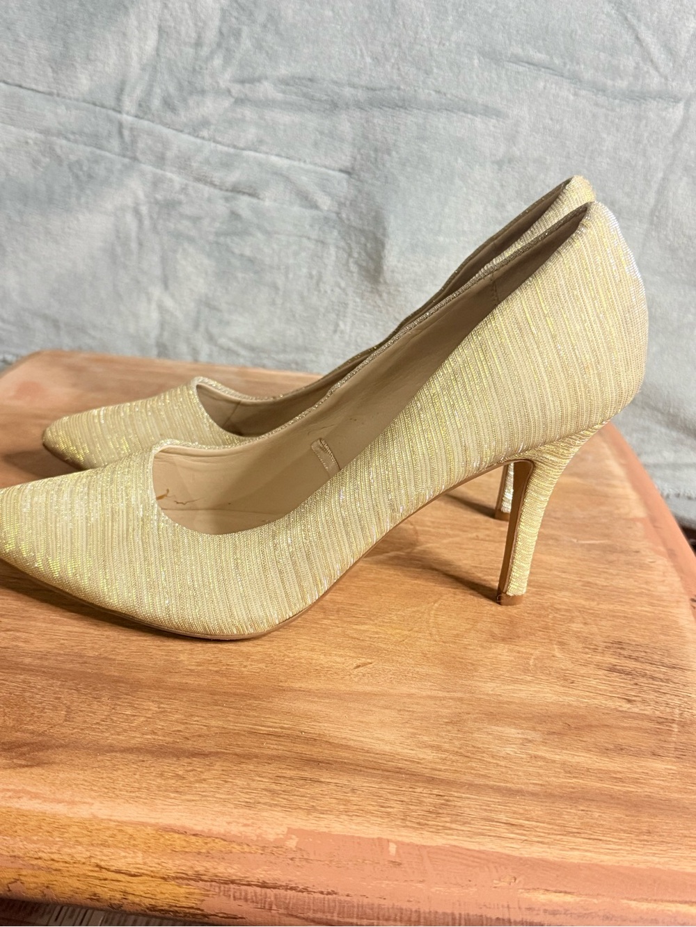 Marc New York Elegant Women's Yellow Pointed-Toe Pumps